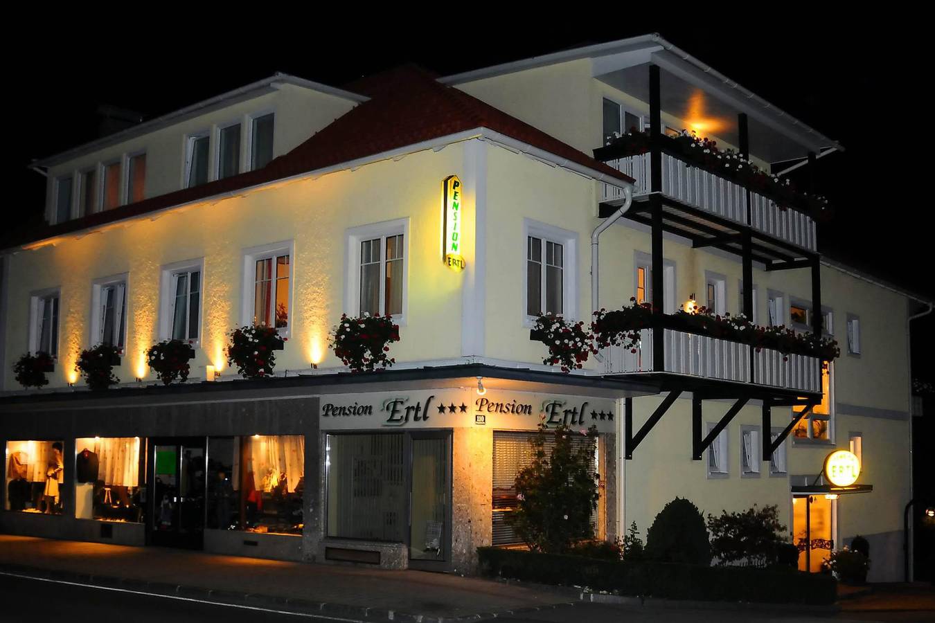 Familienzimmer 2 bis 4 Personen mit Balkon in Seeboden, Bezirk Spittal an der Drau