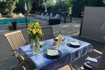 Maison de vacances pour 4 personnes, avec terrasse ainsi que jardin et piscine, animaux acceptés à Capestang