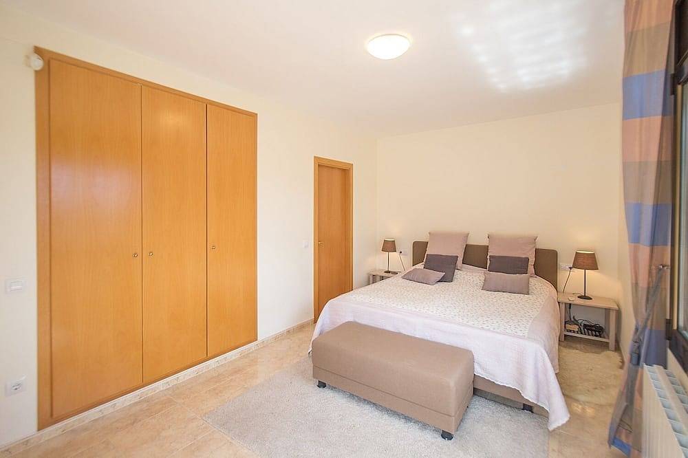 Luxusvilla mit eigenem Pool. Meer- und Bergblick in Mas Ambros, Calonge