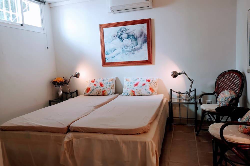 Apartamento entero, Villa Roca, Lejlighed til 2 Personer, 3km til Estepona in Estepona, Costa del Sol