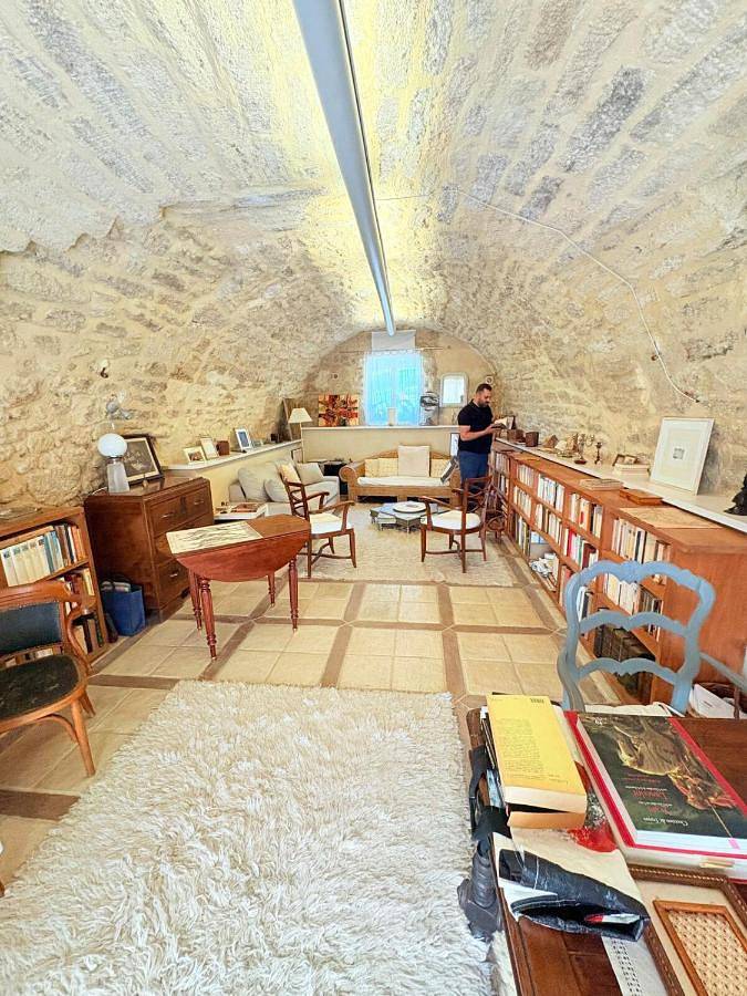 Location de vacances pour 4 personnes, avec terrasse ainsi que vue et piscine à Montbazin - 2