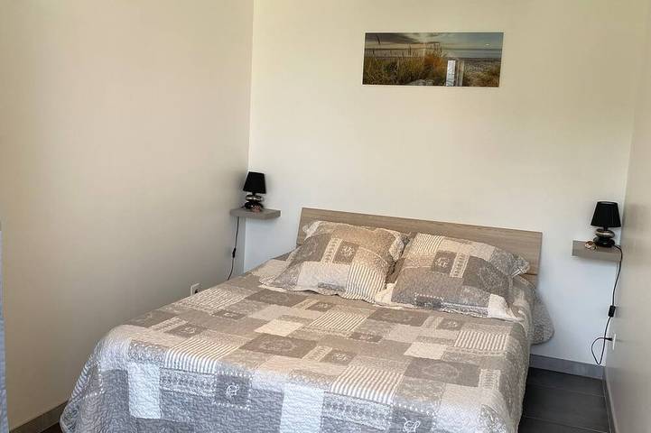 Location de vacances pour 6 personnes, avec piscine et jardin dans Plage des Boulassiers - 4