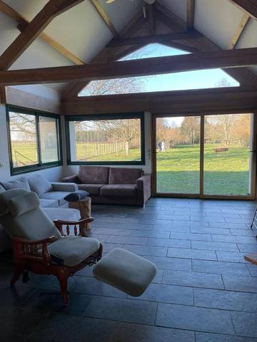 Location de vacances pour 12 personnes, avec vue et terrasse à Teloché