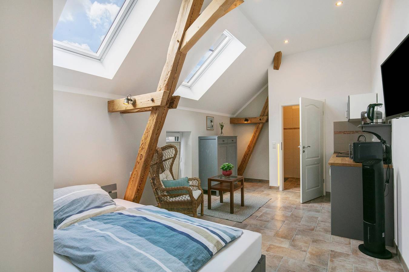 Einzimmerapartment 'Apartment 5 - Pony' mit gemeinsamer Terrasse, Wi-Fi und Klimaanlage in Wietstock, Ludwigsfelde