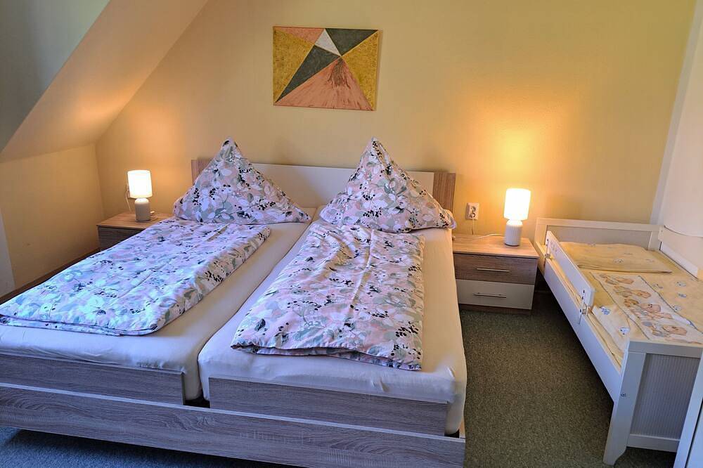 Ganze Wohnung, Ferienwohnung mit 2 Schlafzimmern in Zschorlau/Erzgebirge in Zschorlau, Erzgebirge