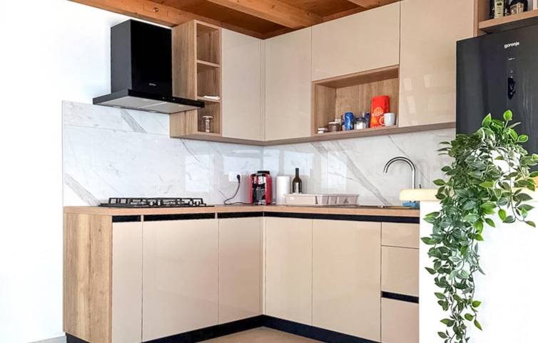 Gemütliche 2-Zimmer-Wohnung mit Pool, Terrasse und WLAN in Küstennähe in Pasman