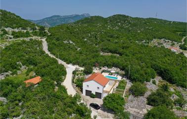 Ferienhaus für 5 Personen, mit Garten und Terrasse sowie Pool, mit Haustier an der Makarska Riviera