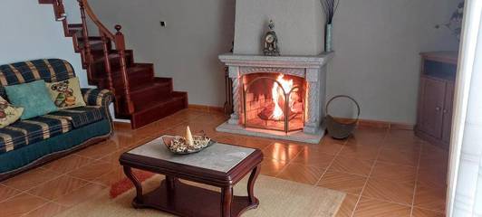 Location de vacances pour 9 personnes, avec vue ainsi que jardin et piscine, animaux acceptés dans Carregal do Sal