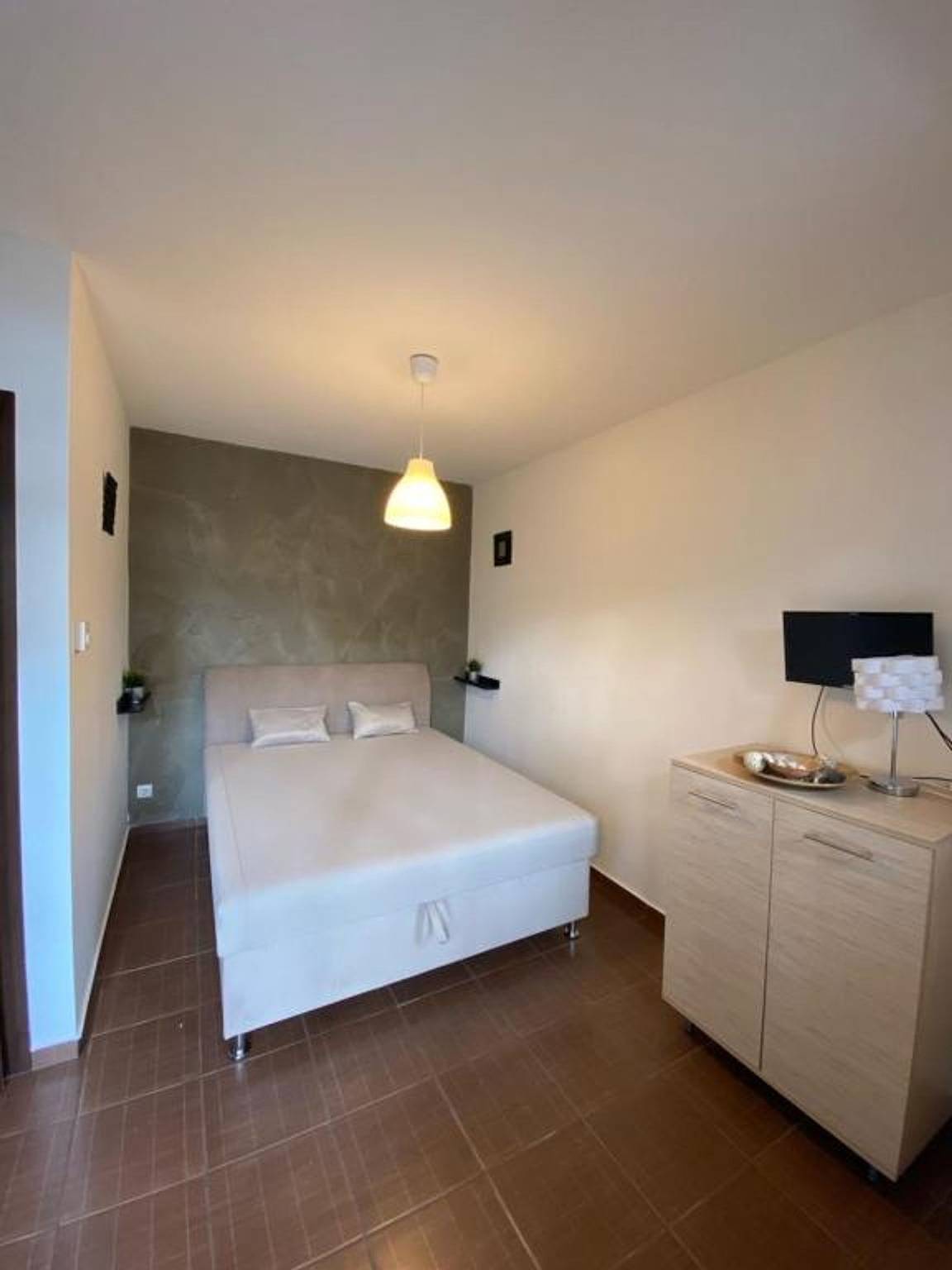 Ganze Wohnung, Ferienwohnung für 2 Personen mit Garten in Siofok, Siófok und Umgebung