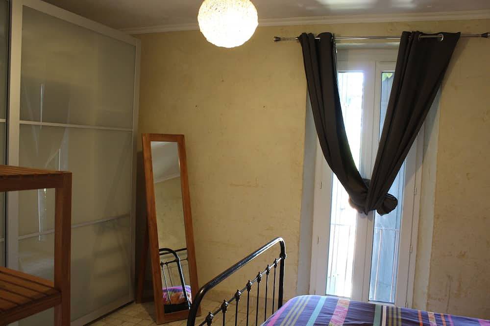 Townhouse in the Upper Town in Vaison-la-Romaine, Parc naturel régional du Mont-Ventoux