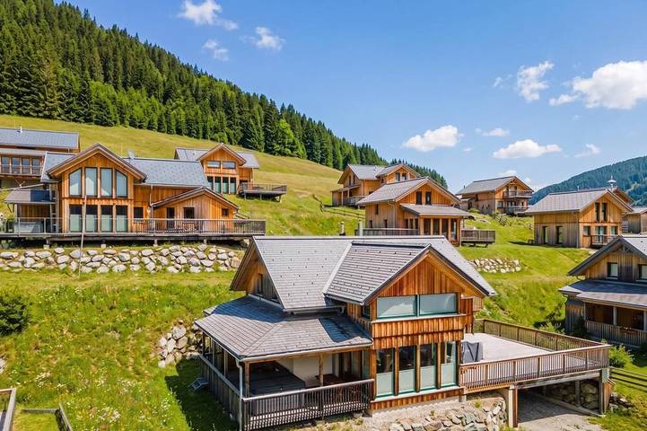 Chalet für 9 Personen, mit Sauna und Balkon sowie Whirlpool