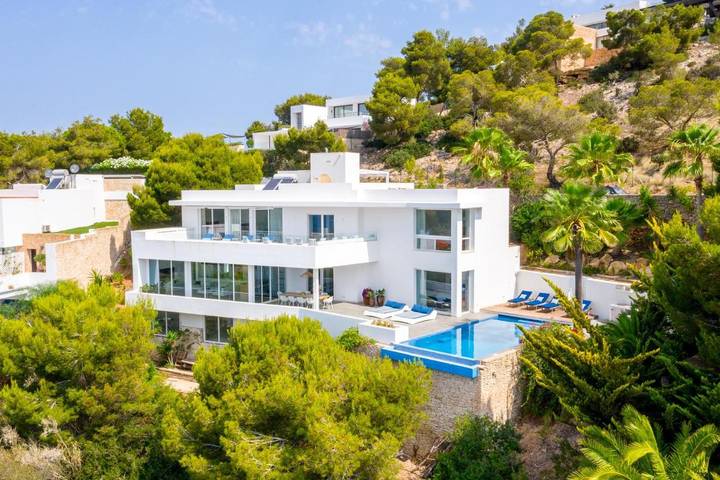 Villa pour 10 personnes, avec Balcon et Terrasse ainsi que Piscine et Vue à Roca Llisa
