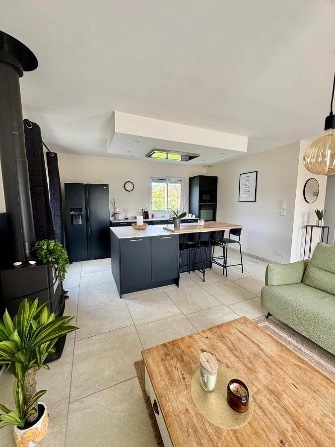 Location de vacances pour 8 personnes, avec jardin et terrasse à Juliénas - 2