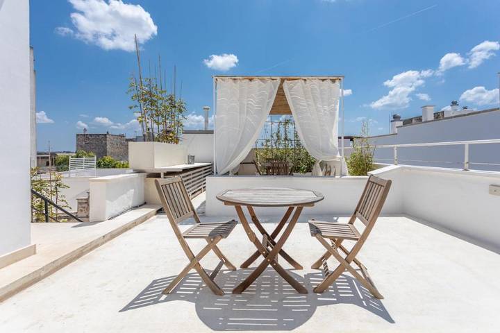 Gästehaus für 2 Personen, mit Terrasse und Whirlpool sowie Garten und Pool