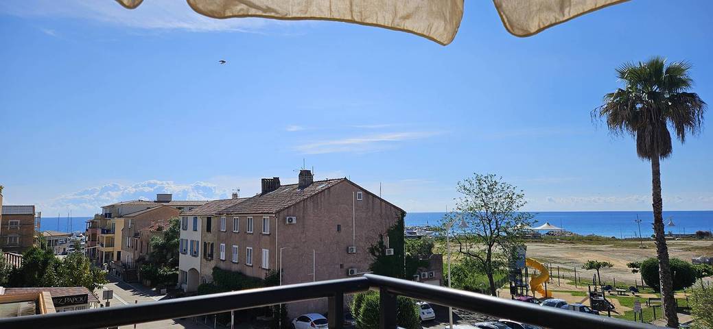 Appartement de vacances pour 4 personnes, avec terrasse et piscine, adapté aux familles - 1