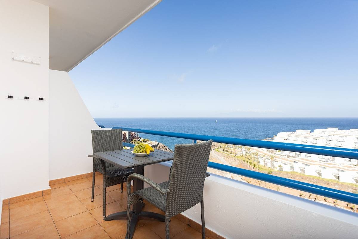 Ganze Wohnung, Ferienwohnung für 2 Personen mit Terrasse in Playa Paraíso, Adeje