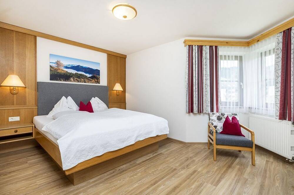 Apartment B (4-6 persons/2 bedrooms, 1 Wsr) - Pension Kreuzer in Flachau, Ski Amadé