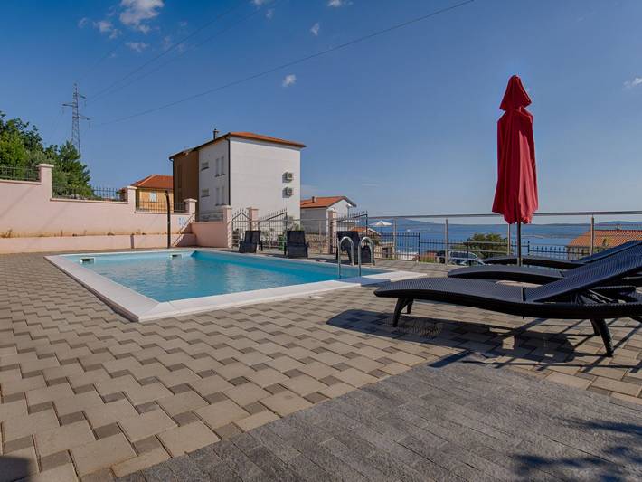 Ferienhaus für 10 Personen, mit Balkon und Terrasse sowie Garten und Pool in Crikvenica - 4