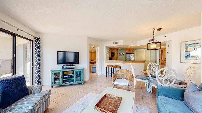 Villa for 6 people, with balcony and hot tub as well as pool in South Carolina