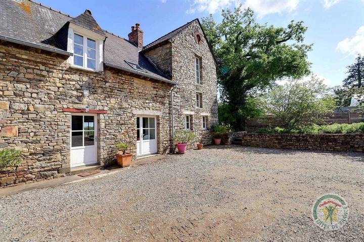 Gîte pour 8 personnes, avec Terrasse ainsi que Jardin et Vue