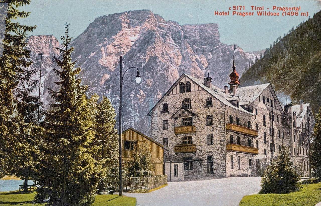 Hotel Lago di Braies in Pragser Wildsee, Prags
