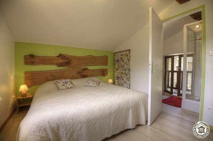 Location de vacances pour 3 personnes, avec Jardin dans Boyeux-Saint-Jérôme - 2