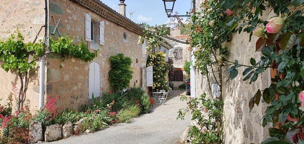 Location de vacances pour 3 personnes, avec Terrasse et Vue à Fourcès