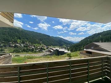 Gîte pour 4 personnes, avec terrasse et vue dans Cinéma L'Aiguille