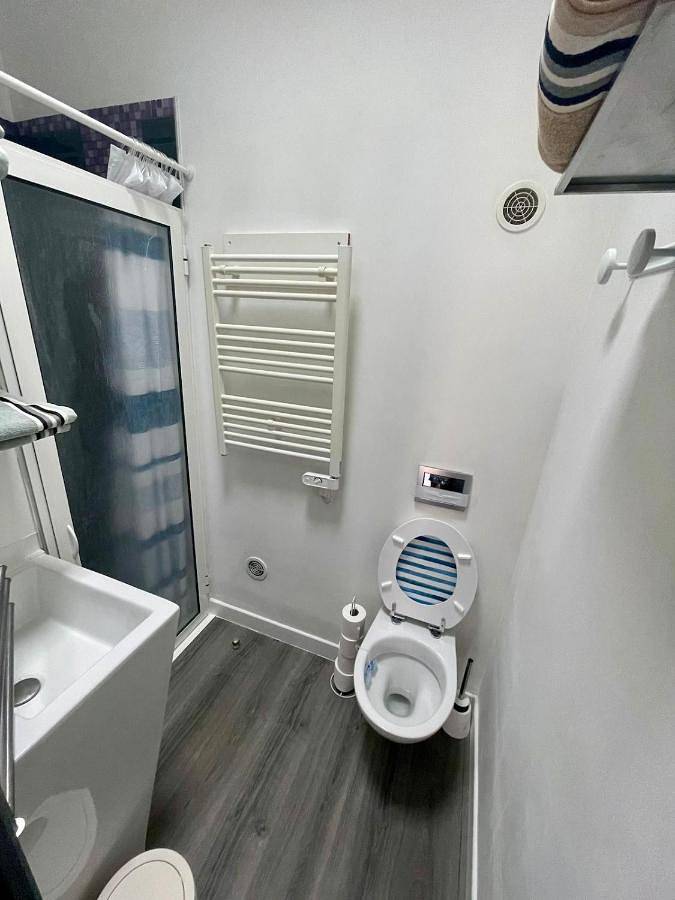 Appartement entier, Studio cosy climatisé avec chambre mansardée Monnet-Mermoz Tram Métro 15 mnparis in Rungis, Val-de-Marne