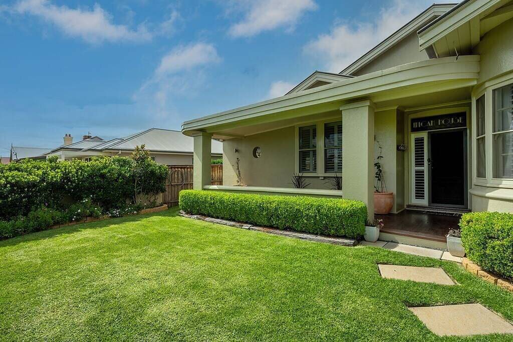 Micah House Central Mudgee Art Deco Hideaway in Mudgee, Mid-Western Regional Council