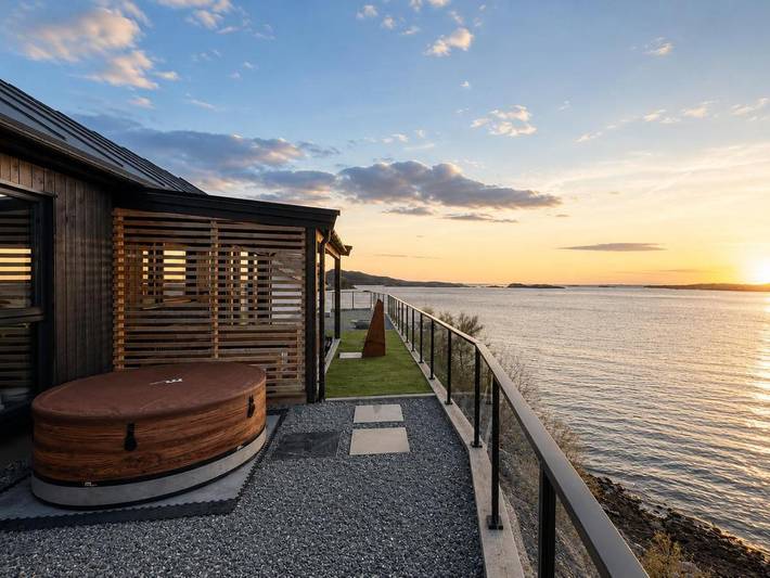 Ferienhaus für 6 Personen, mit Whirlpool und Terrasse sowie Garten und Ausblick