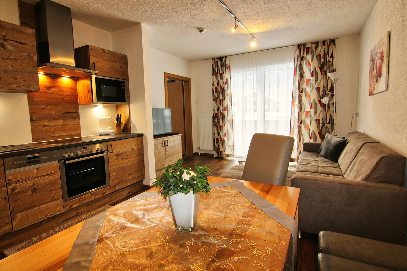 Ganze Ferienwohnung, Ferienwohnung für 4 Personen mit Balkon in Sankt Jakob in Defereggen, Bezirk Lienz