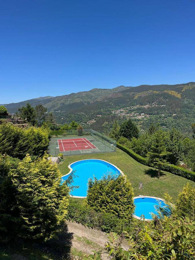 Location de vacances pour 4 personnes, avec Terrasse et Bassin pour enfant ainsi que Piscine et Vue dans Caniçada