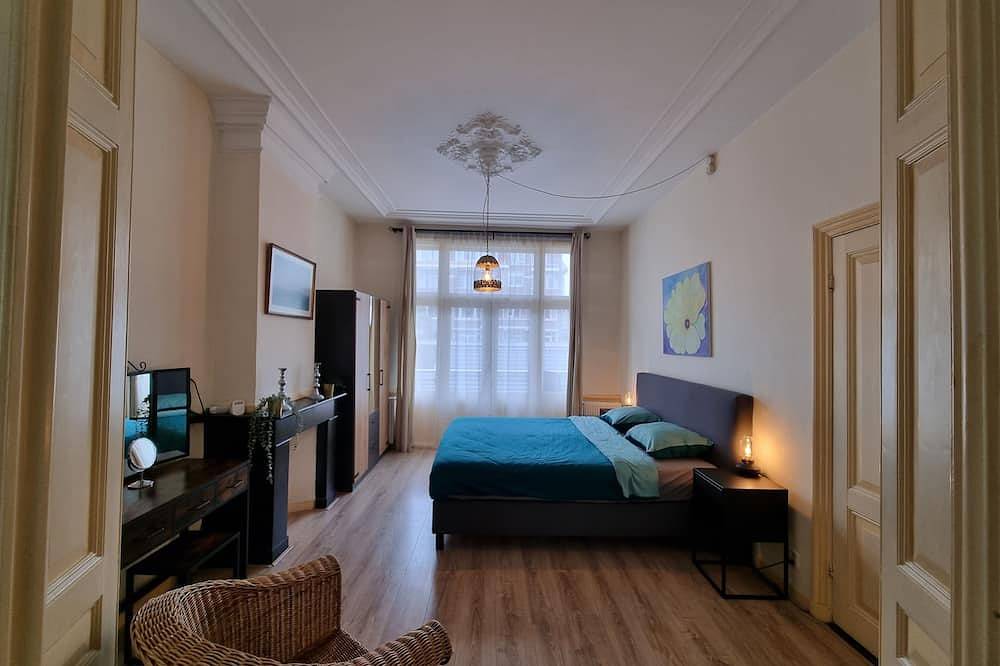 Apartamento entero, Vacation apartment centre Scheveningen 100 meters from the beach/sea with garage in Scheveningen, La Haya