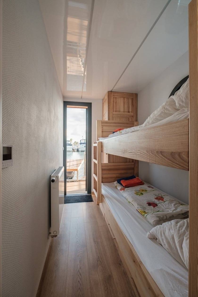 Hausboot Püntenel - stationär - Traumhafte Ferienwohnung Auf dem Wasser in Rijnwaarden, Gelderland