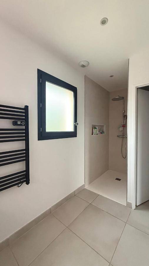 Location de vacances pour 6 personnes, avec piscine et jardin à Mons (Gard) - 2