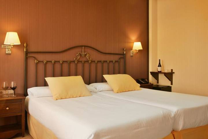 Chalet para 2 personas, con Jacuzzi y Terraza además de Jardín y Piscina en Provincia de Cuenca - 2