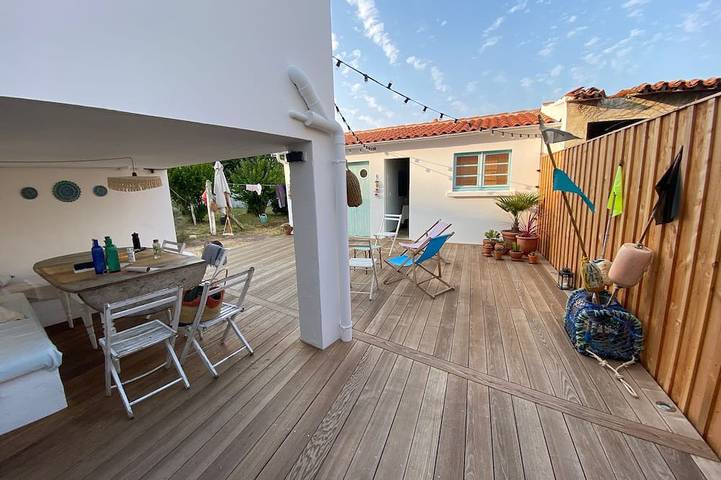 Location de vacances pour 8 personnes, avec jardin et terrasse dans Petite Plage Saint Trojan Les Bains