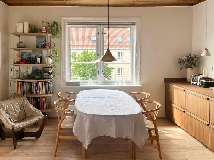 Apartamento entero, Piso con jardín en una casa histórica muy cerca de Sagene in St. Hanshaugen, Oslo