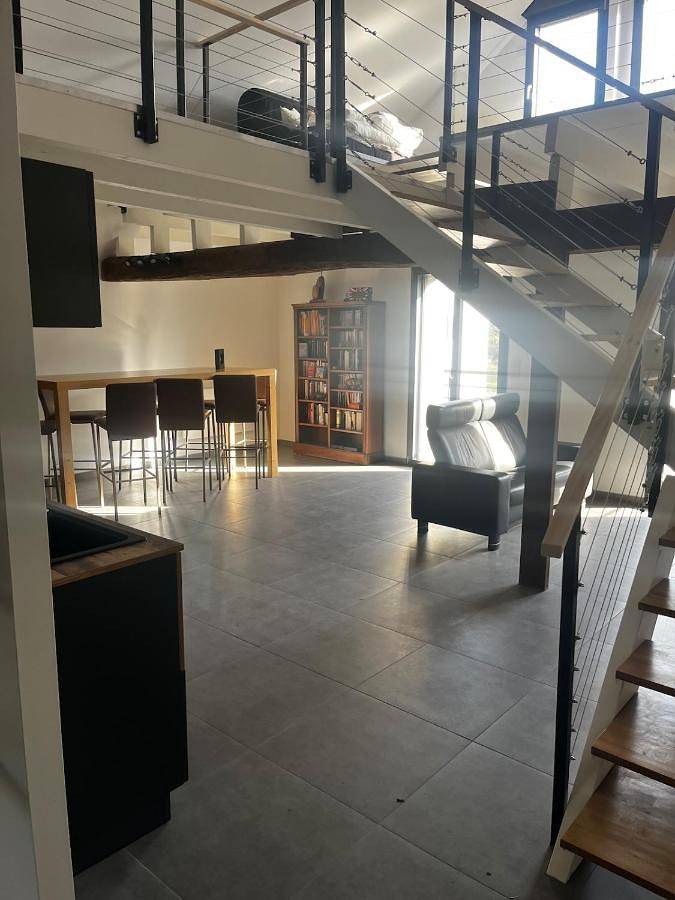 Location de vacances pour 5 personnes, avec balcon à Ceyzérieu