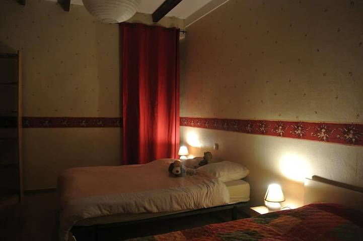 Location de vacances pour 7 personnes, avec jardin et terrasse à Mauroux - 3