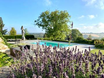Cottage pour 8 personnes, avec vue ainsi que piscine et jardin, animaux acceptés à Fosses-la-Ville