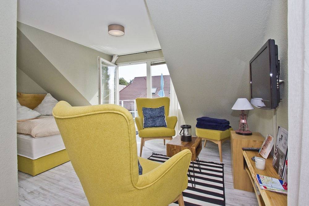 Ganze Wohnung, Nur 100 m zum Strand, Fewo mit Balkon und eigener Sauna - App. Eldena Fewo 09 in Lobbe, Mönchgut