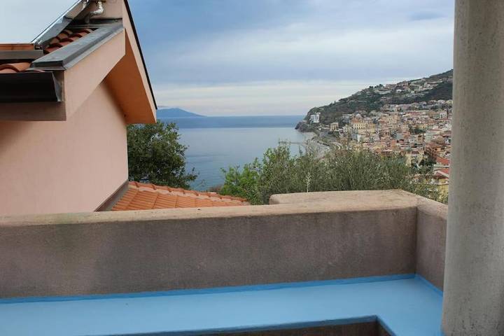 Location de vacances pour 2 personnes, avec Jacuzzi et Terrasse ainsi que Jardin et Sauna à Piraino