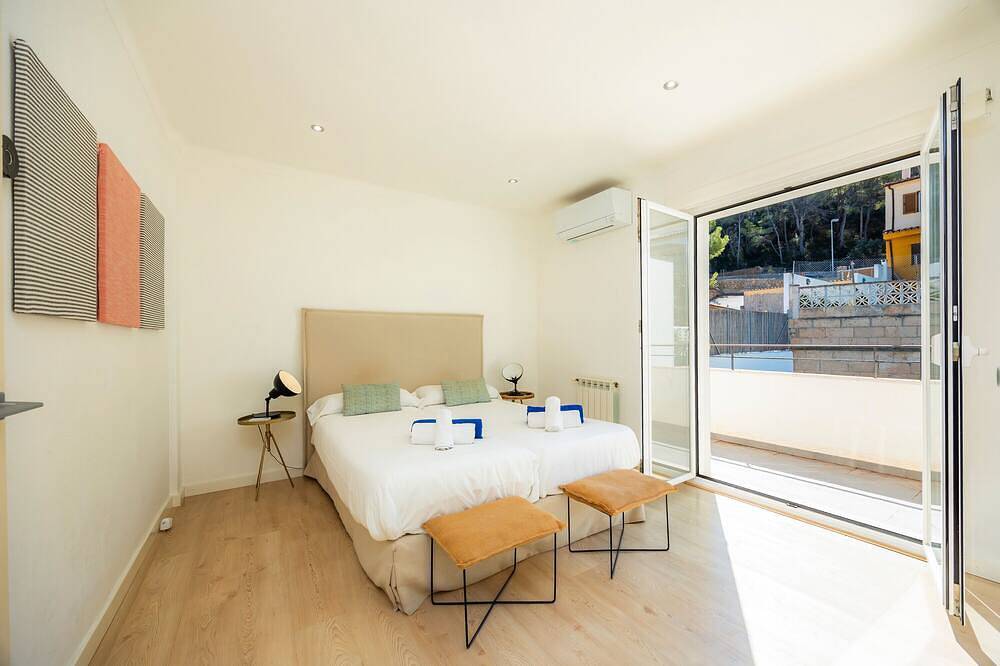 Villa 'Ca Nostra' with Mountain Views, Wi-Fi and Air Conditioning in Port d'Andratx, Andratx