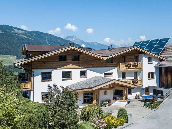 Ferienhaus für 6 Personen, mit Balkon und Terrasse sowie Garten und Sauna in Arzl im Pitztal