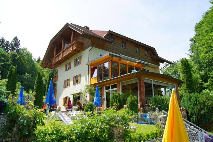 BnB für 3 Personen, mit Ausblick und Garten sowie Seeblick in Schiefling am See