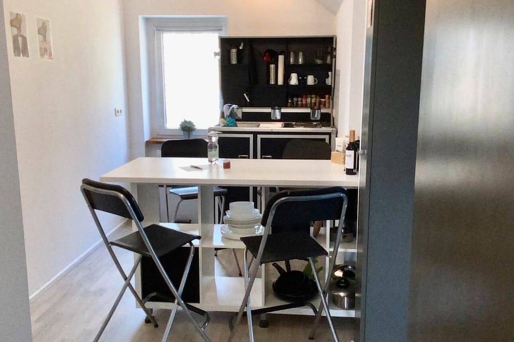 Ganze Wohnung, Gemütliche Ferienwohnung auf Pferdehof, Themenwohnung \"Zebra\" in Brandenburg in Dreetz, Westhavelland