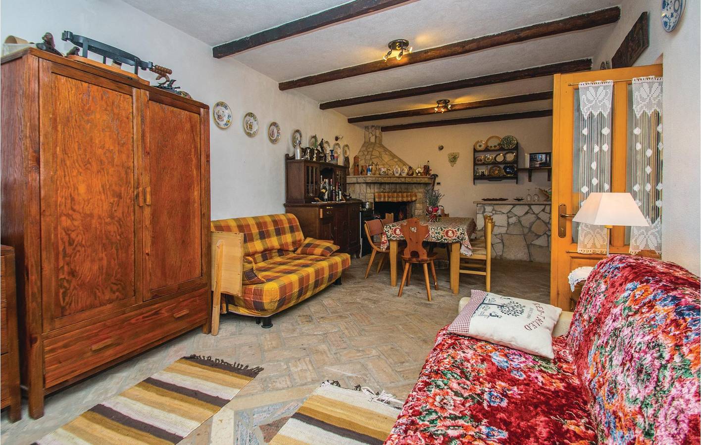 Cozy 71m² Apartment with Terrace & Parking, 1km from Semeln Restaurant in Nedešćina, Istria