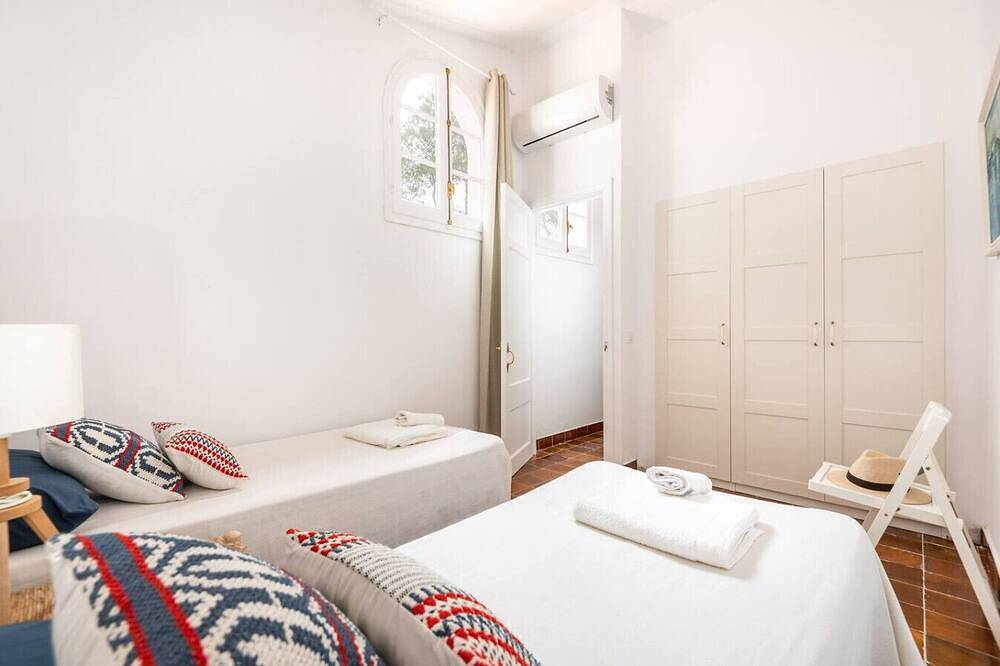 Villa Los Dragones * Big beautiful Villa with pool in Son Parc, Es Mercadal